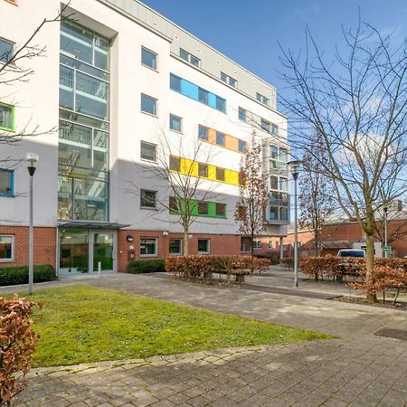 Bright & Central Room In Luton, Sleeps 2 Luton  Eksteriør bilde