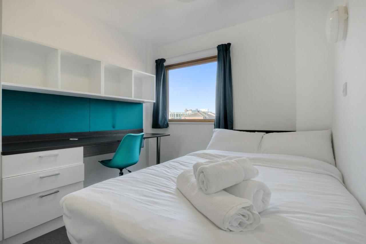 Bright & Central Room In Luton, Sleeps 2 Luton  Eksteriør bilde