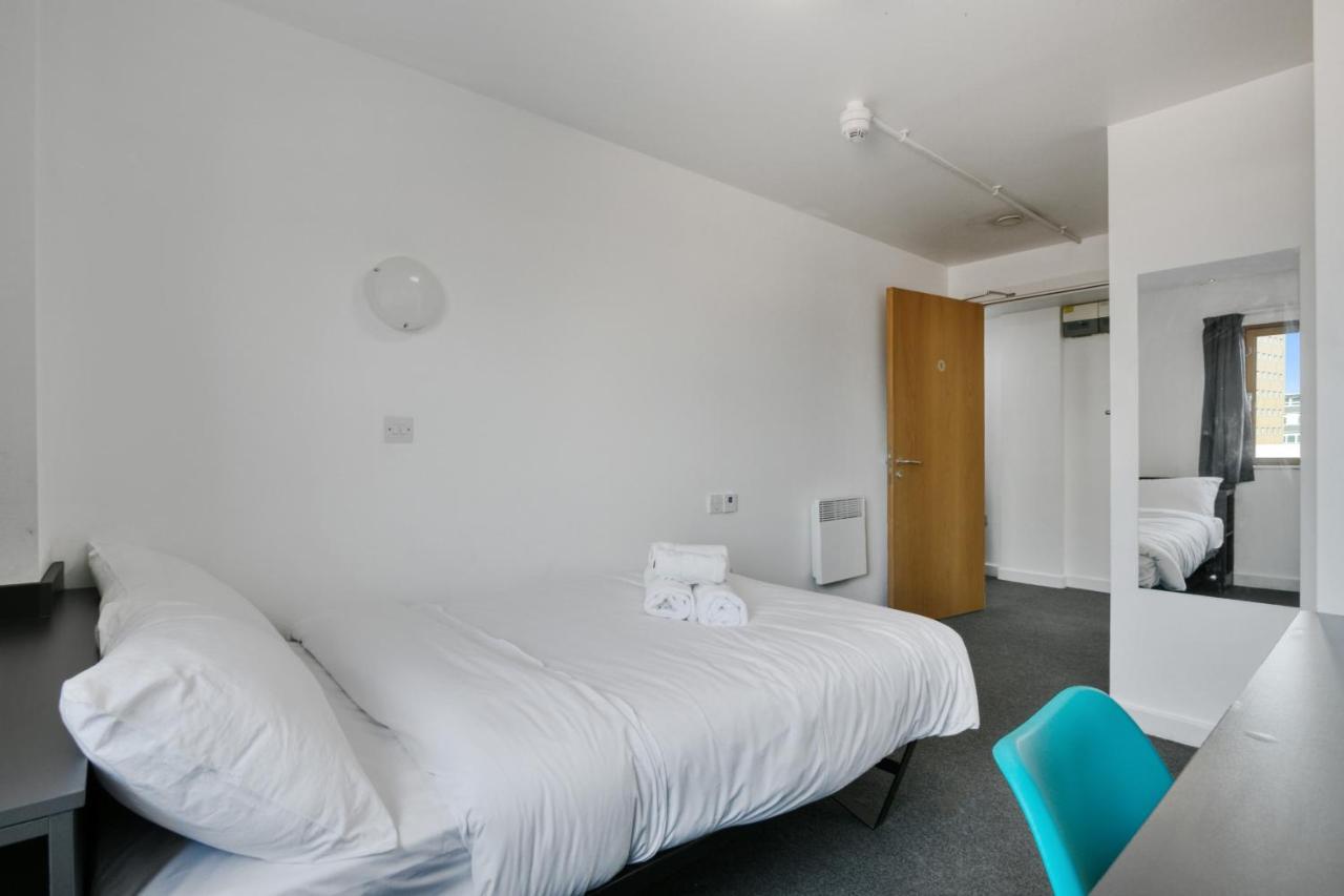 Bright & Central Room In Luton, Sleeps 2 Luton  Eksteriør bilde