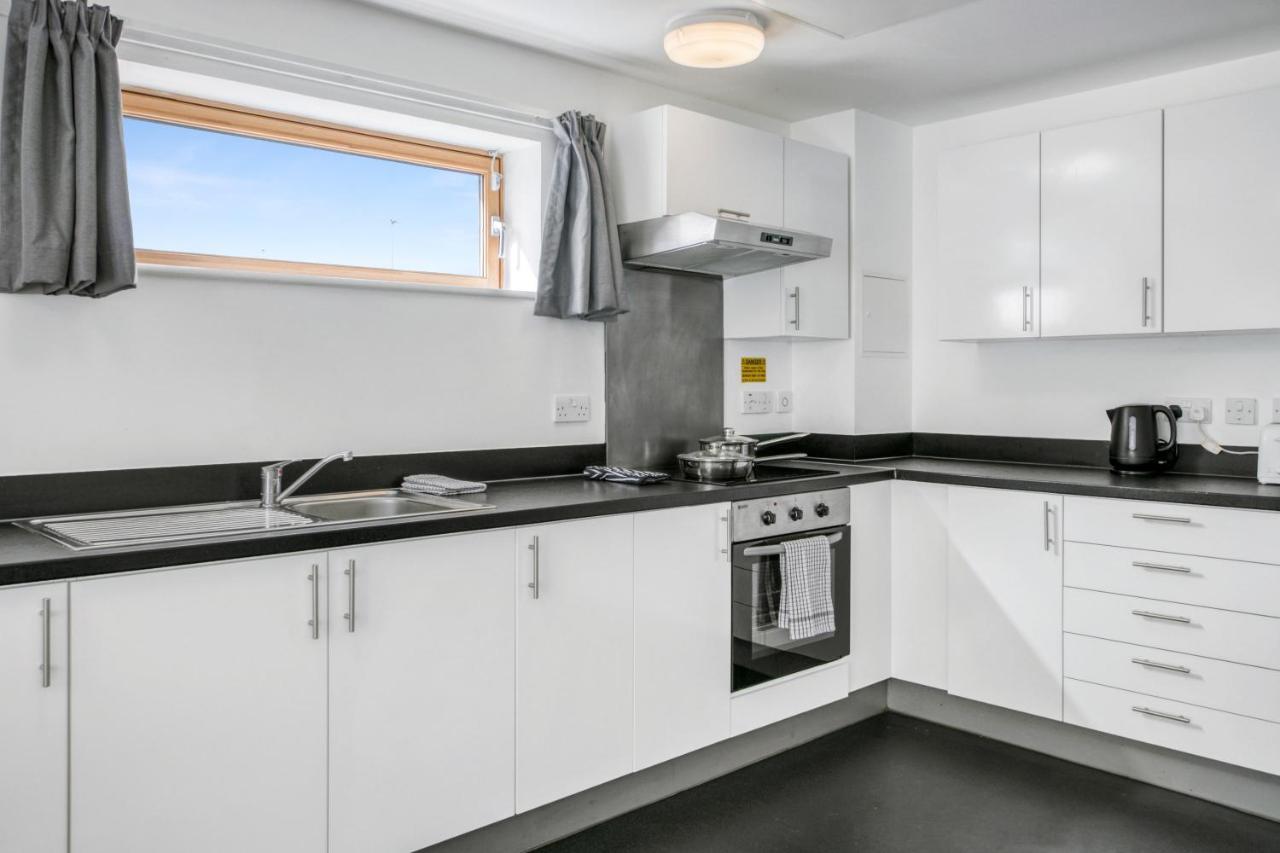 Bright & Central Room In Luton, Sleeps 2 Luton  Eksteriør bilde