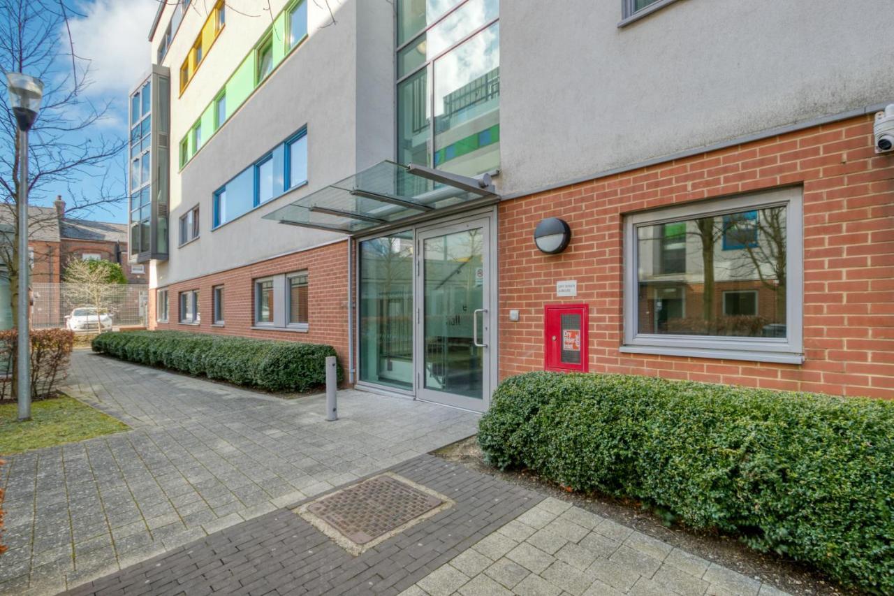 Bright & Central Room In Luton, Sleeps 2 Luton  Eksteriør bilde